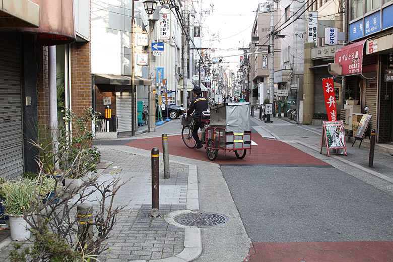 Осака, По дороге к Храму Тэммангу (Osaka, On the way to the Temmangu Shrine)