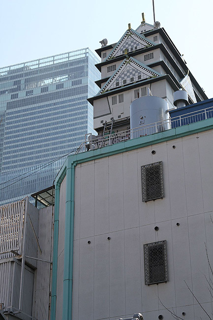 Осака, Рядом со станцией Tennoji (Osaka, Near the Tennoji Station)