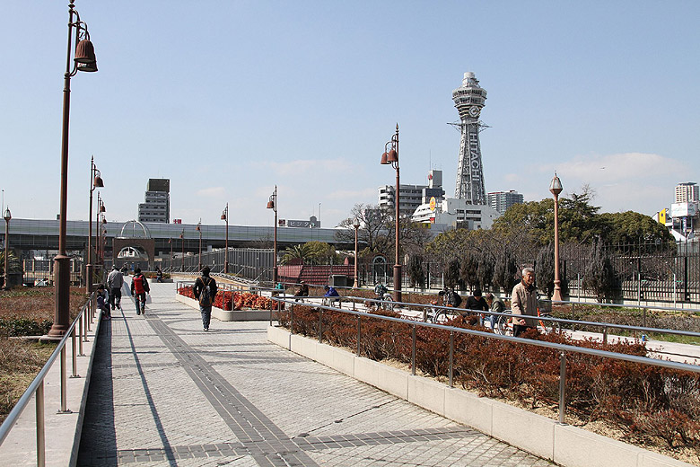 Осака, По дороге к Башне Цутэнкаку (Osaka, On the way to Tsutenkaku Tower)