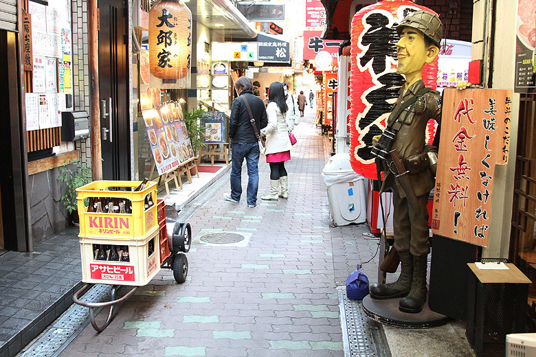 Осака, Торговые аркады станции Tsuruhashi (Osaka, Tsuruhashi Station Shopping Arcades)